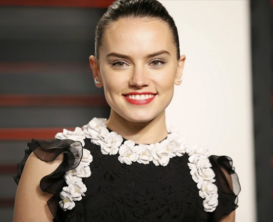 Daisy Ridley Age, Parents, Sister, Boyfriend, Wiki, Biography | More